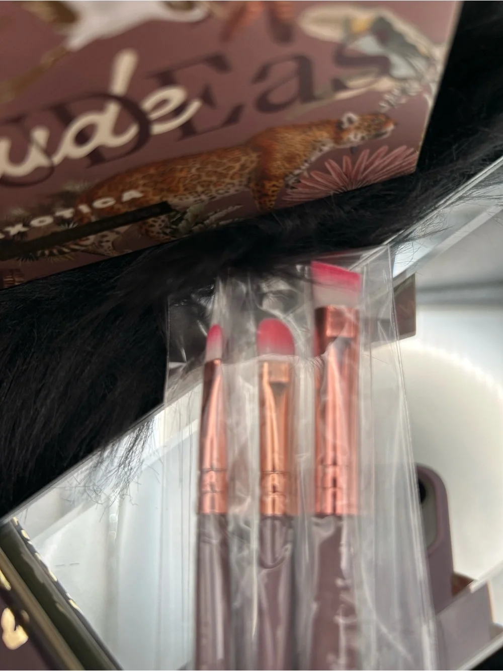 ALAMAR COSMETICS: NUDE Eyeshadow Palette and (3) Brush Set Retail $43❤️